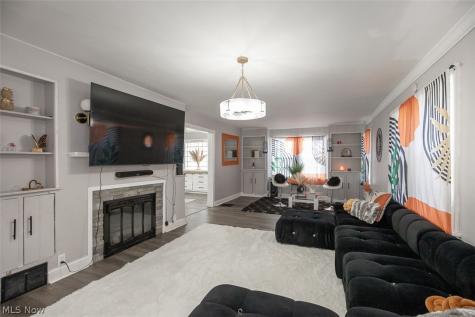 982 Roanoke Road Cleveland Heights OH 44121