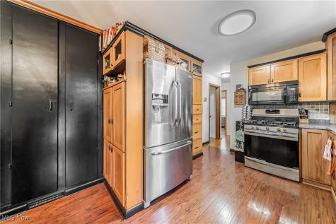 6287 Highland Road Cleveland OH 44143