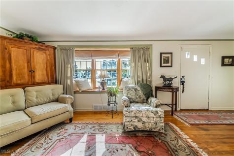 6287 Highland Road Cleveland OH 44143