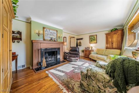 6287 Highland Road Cleveland OH 44143