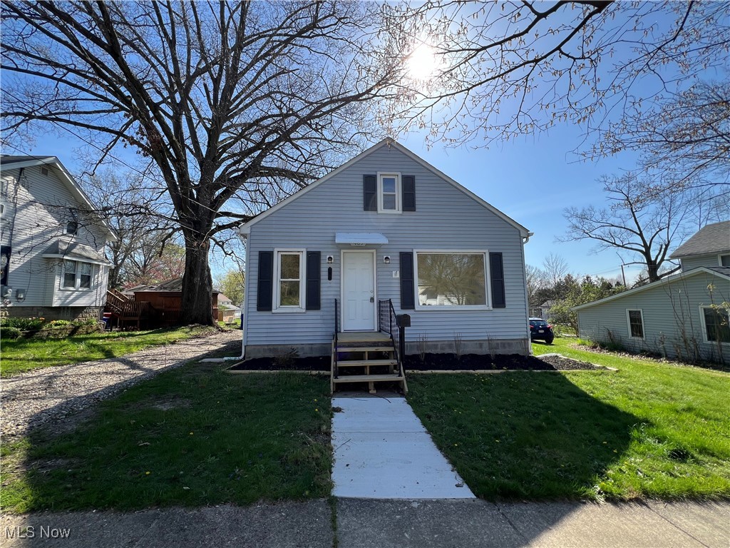 469 Madison Street Ravenna OH 44266