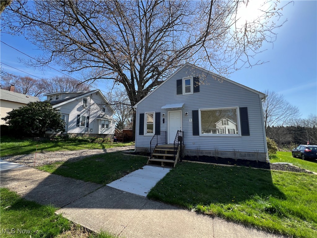 469 Madison Street Ravenna OH 44266