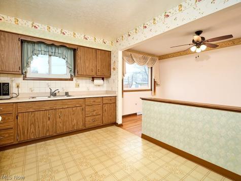 12101 Tucson Drive Parma OH 44130