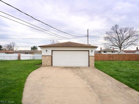 12101 Tucson Drive Parma OH 44130