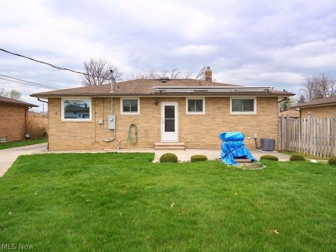 12101 Tucson Drive Parma OH 44130