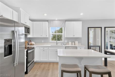 302 Ridgewater Drive Elyria OH 44035