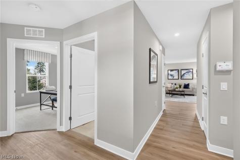 302 Ridgewater Drive Elyria OH 44035