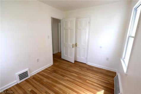16405 Glendale Avenue Cleveland OH 44128