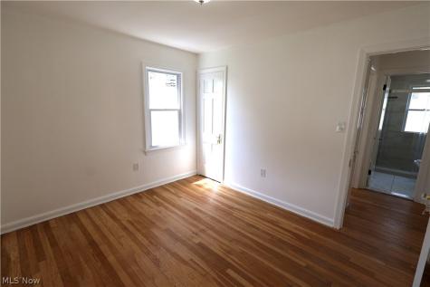 16405 Glendale Avenue Cleveland OH 44128