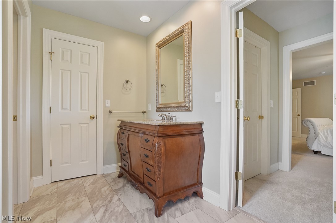 37 Clayton Court Hudson OH 44236