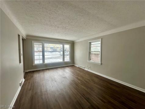 4904 E 90th Street Garfield Heights OH 44125