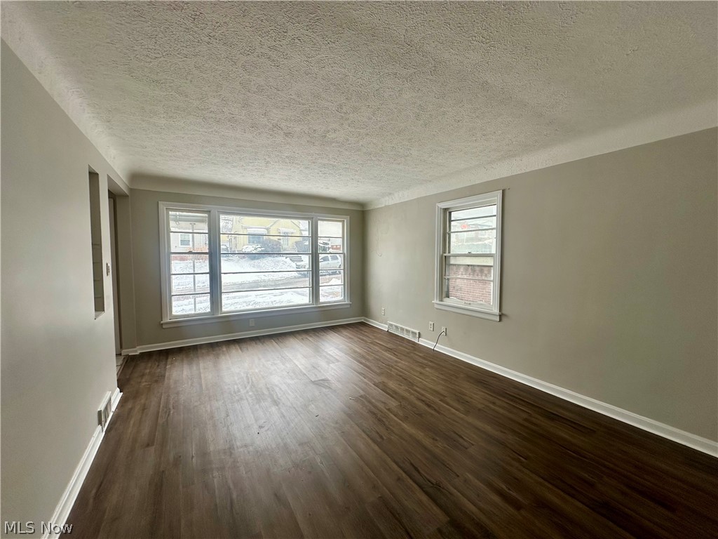 4904 E 90th Street Garfield Heights OH 44125