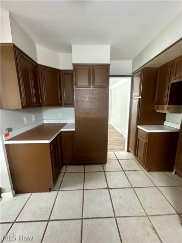 4904 E 90th Street Garfield Heights OH 44125