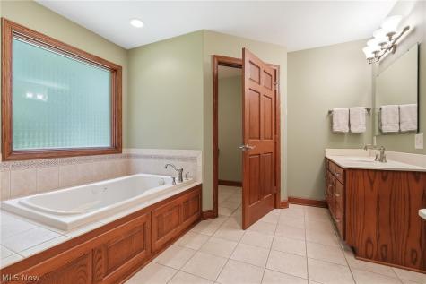 3199 Blake Road Wadsworth OH 44281
