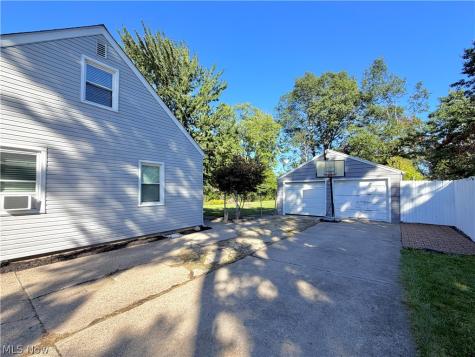 3417 Kneirim Drive Lorain OH 44053