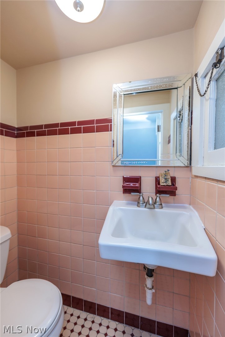 3373 Blanche Avenue Cleveland Heights OH 44118