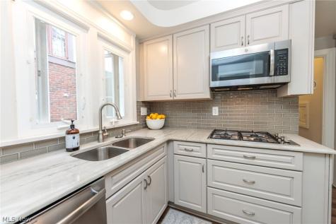 3373 Blanche Avenue Cleveland Heights OH 44118