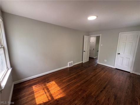 16611 Eldamere Avenue Cleveland OH 44128