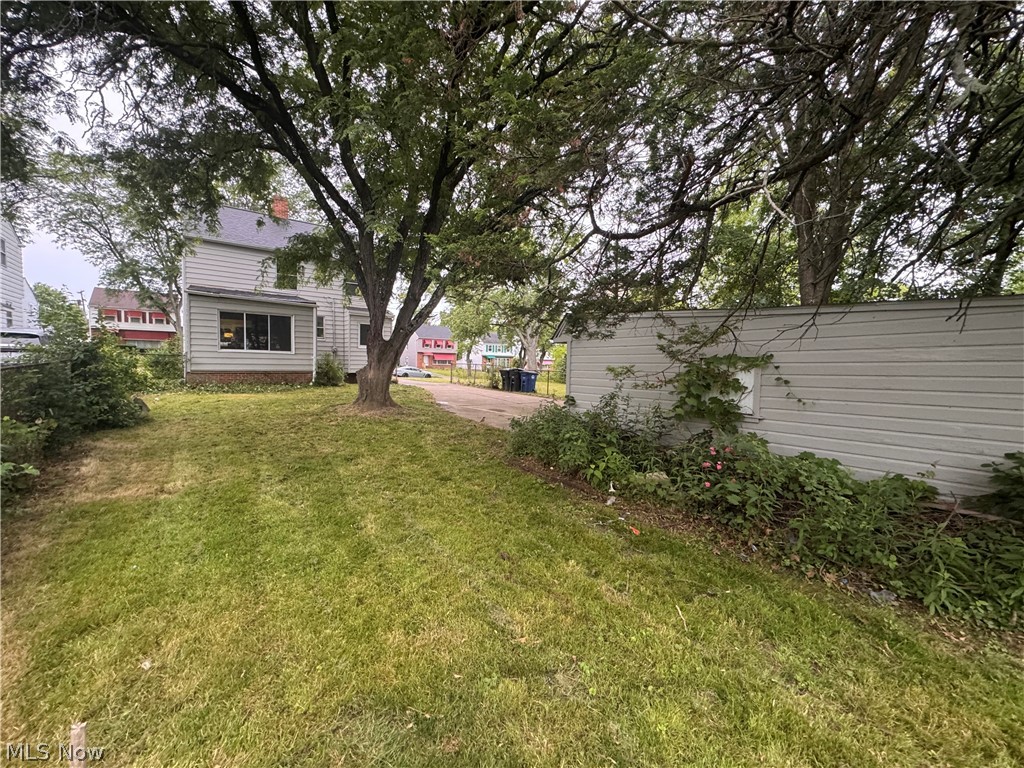 16611 Eldamere Avenue Cleveland OH 44128