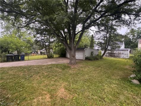 16611 Eldamere Avenue Cleveland OH 44128