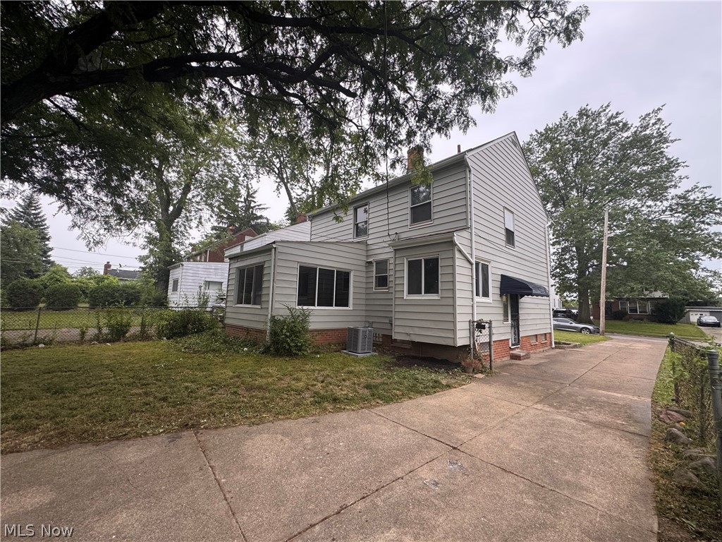 16611 Eldamere Avenue Cleveland OH 44128