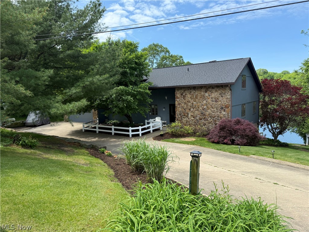 3790 E Buckhorn Drive Millersburg OH 44654