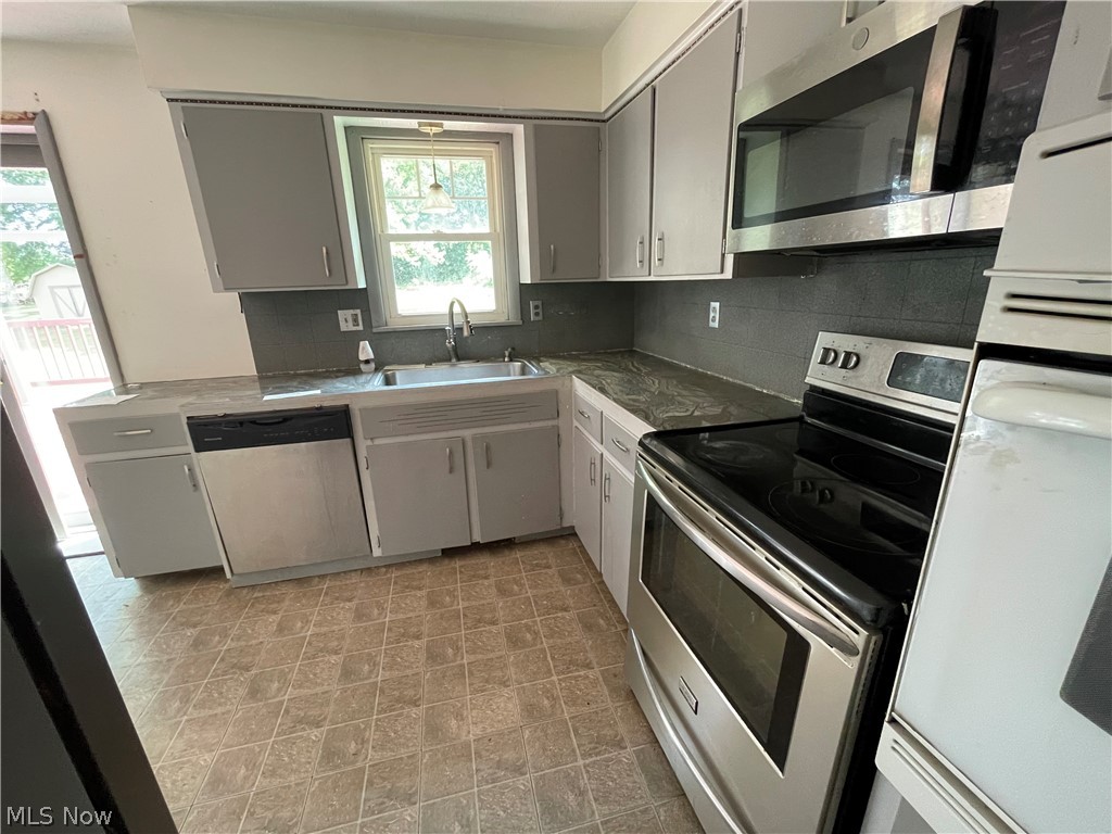 5724 Bonnie Lou Drive New Franklin OH 44319