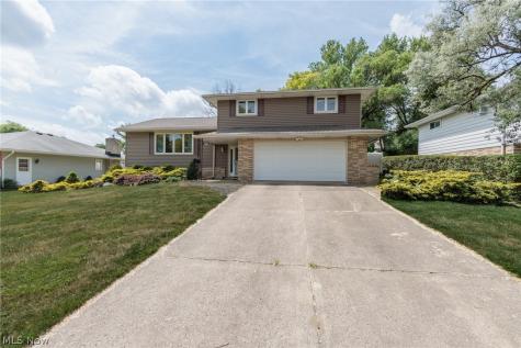 2207 Jacqueline Drive Parma OH 44134