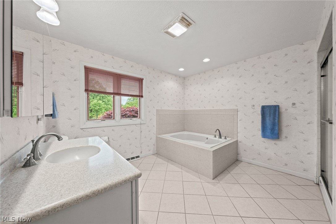 2417 Allen Boulevard Beachwood OH 44122