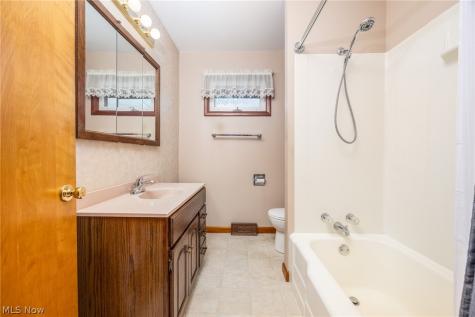 108 Laramie Road Marietta OH 45750