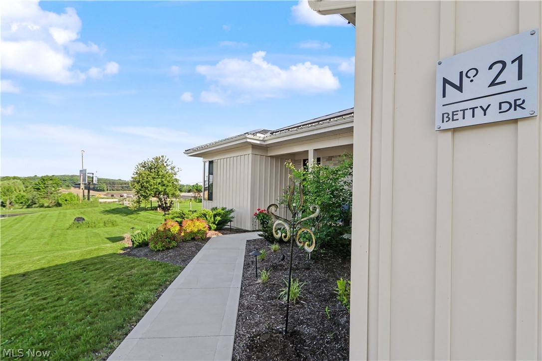 21 Betty Drive Bellville OH 44813