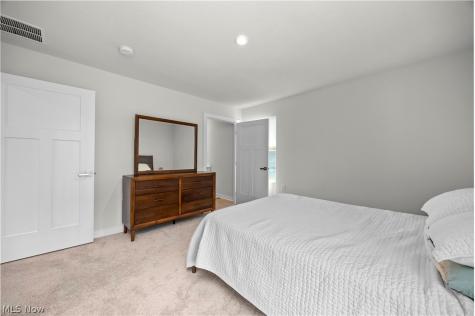 639 Apple Ridge Drive Elyria OH 44035