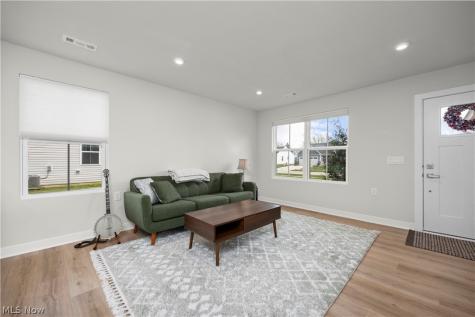 639 Apple Ridge Drive Elyria OH 44035