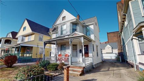 6310 W Clinton Avenue Cleveland OH 44102