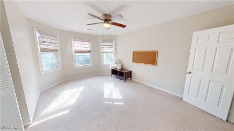 6310 W Clinton Avenue Cleveland OH 44102