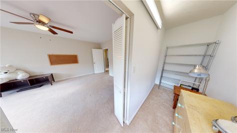 6310 W Clinton Avenue Cleveland OH 44102