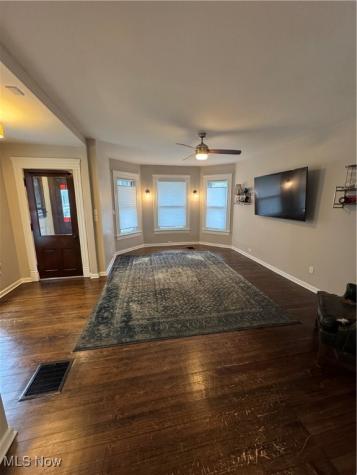 6310 W Clinton Avenue Cleveland OH 44102