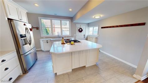 6310 W Clinton Avenue Cleveland OH 44102