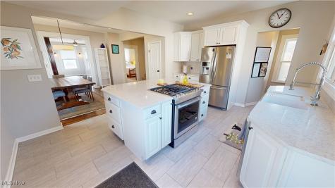 6310 W Clinton Avenue Cleveland OH 44102