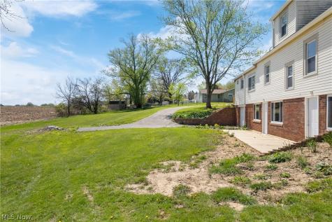 5261 Dailey Road New Franklin OH 44319