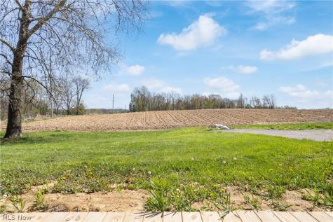 5261 Dailey Road New Franklin OH 44319