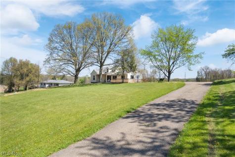 5261 Dailey Road New Franklin OH 44319