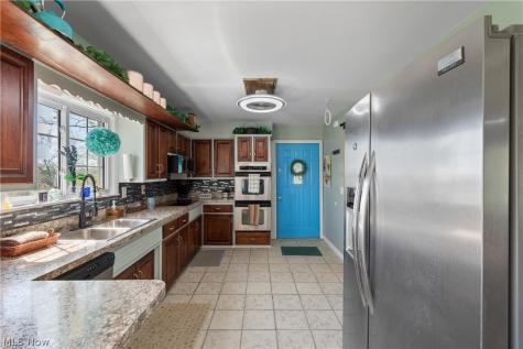 5261 Dailey Road New Franklin OH 44319