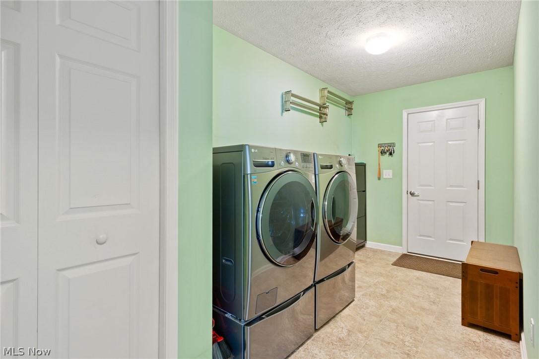9961 Colmanara Drive Aurora OH 44202