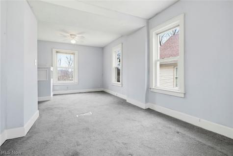 102 E Brookside Avenue Akron OH 44301