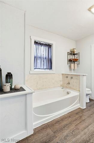 102 E Brookside Avenue Akron OH 44301