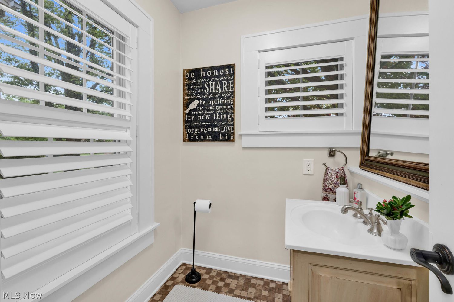 21280 Maplewood Avenue Rocky River OH 44116