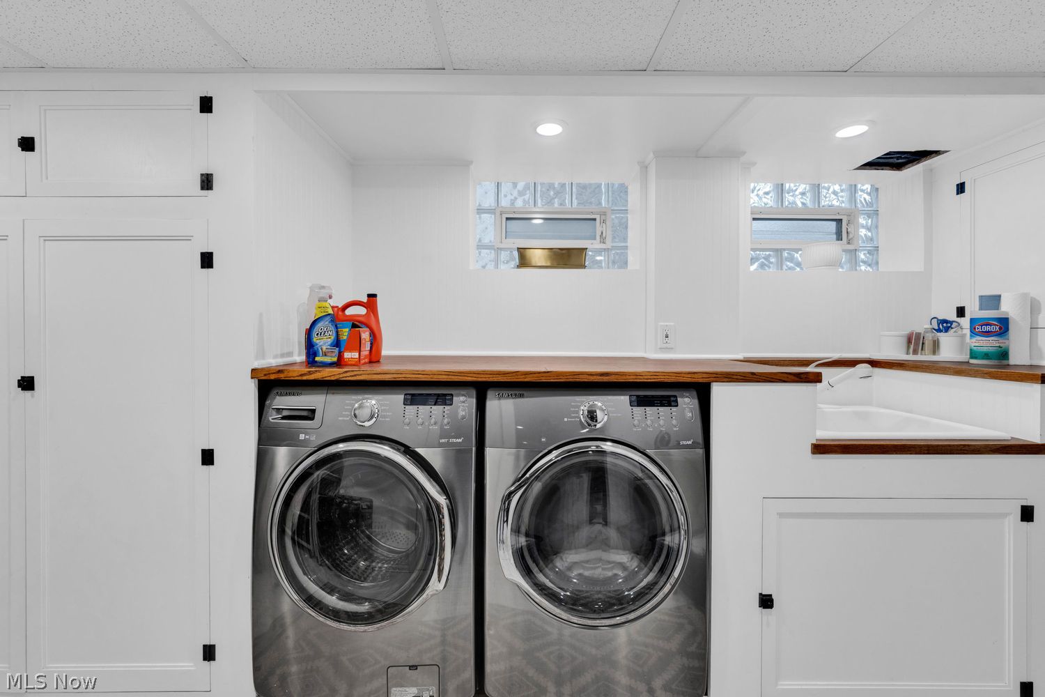 21280 Maplewood Avenue Rocky River OH 44116