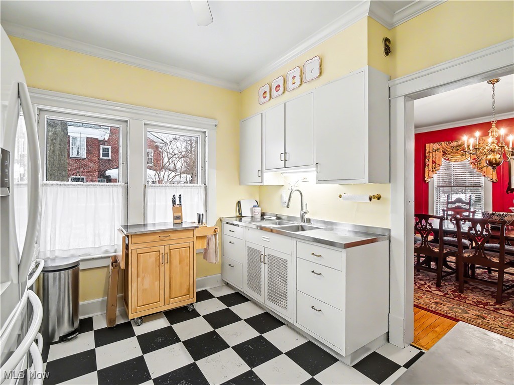 2830 Lee Road Shaker Heights OH 44120