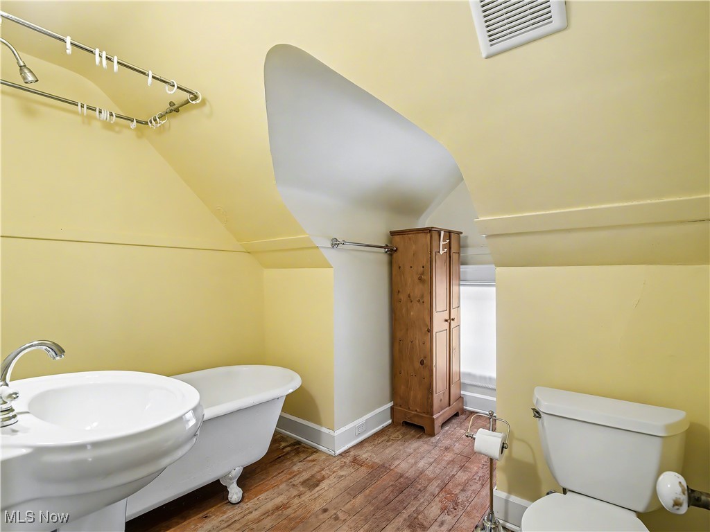 2830 Lee Road Shaker Heights OH 44120